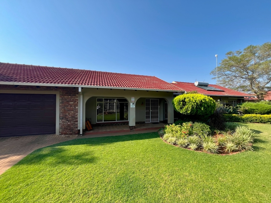 3 Bedroom Property for Sale in Flamwood North West